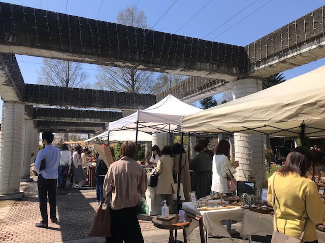 4/9(土) 、10(日) アンティークと花をテーマとした「古花市」開催！