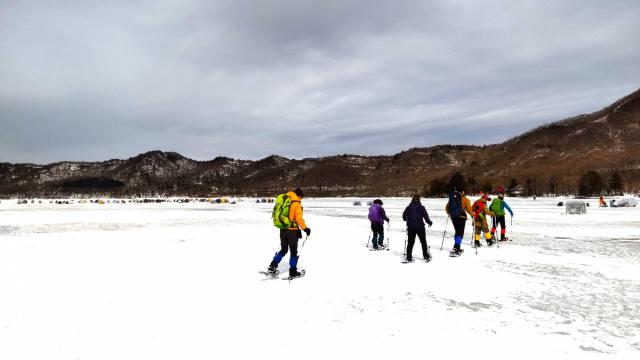 2/23(金･祝)  赤城山覚満淵周遊と大沼周辺の「スノーシュートレッキング初級講座Ⅱ」参加者募集中！