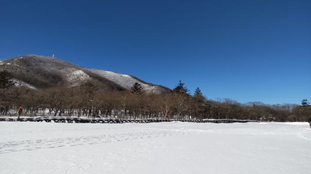 2/23(金･祝)  赤城山覚満淵周遊と大沼周辺の「スノーシュートレッキング初級講座Ⅱ」参加者募集中！