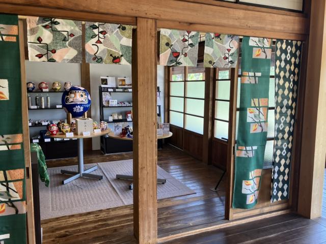 臨江閣に観光売店「まゆたま」がオープンしました！