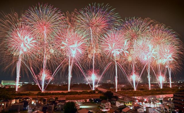 12/30(火)･31(水)　J:COMチャンネル  年末特別番組「ご当地テレビで年忘れ！12時間一挙放送」12/31(水)は、前橋花火大会も登場！