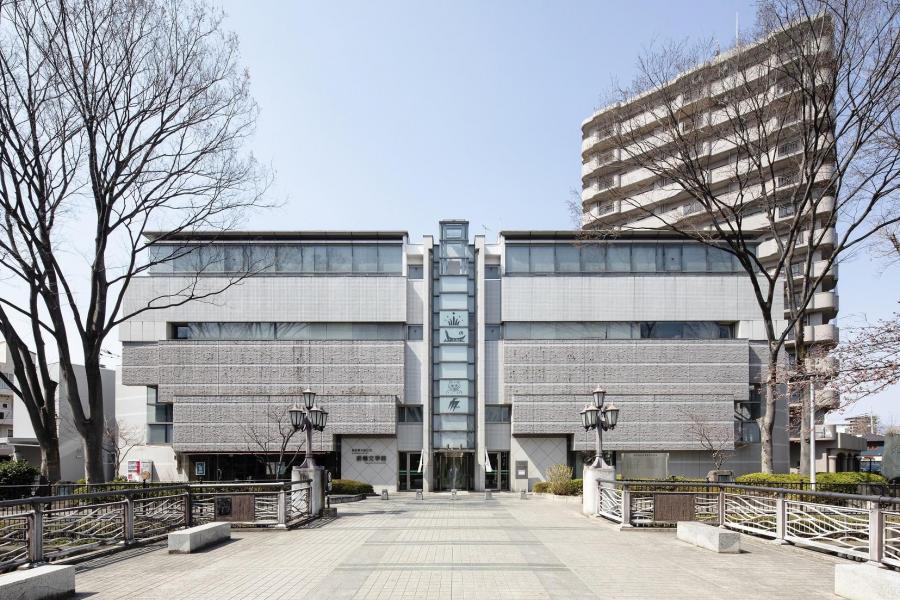 萩原朔太郎記念・水と緑と詩のまち前橋文学館