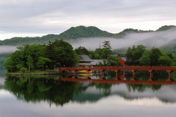 現在、写真の啄木鳥橋は通行できません。
