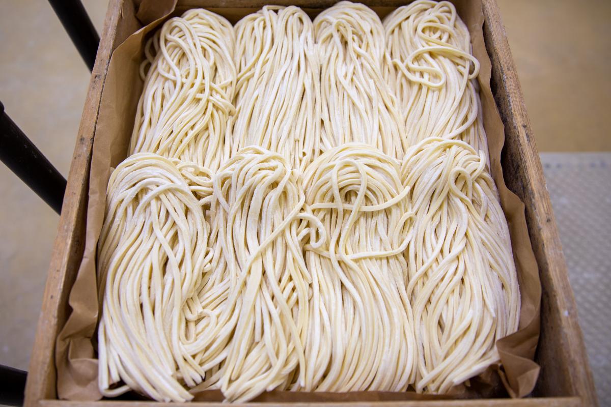 「旅のたね」特集１　麺好きのまちの製麺所